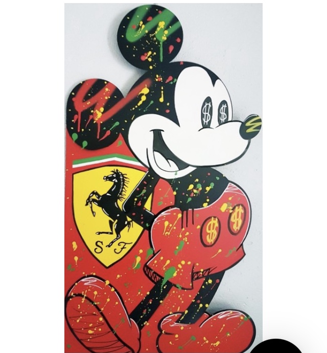 Peinture de Mickey avec le logo Ferrari